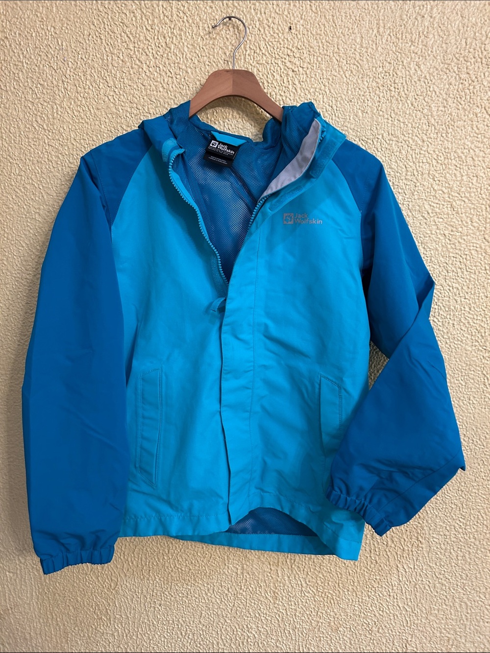 Jack Wolfskin Kids Two-Tone Blue Hooded Rain Jacket